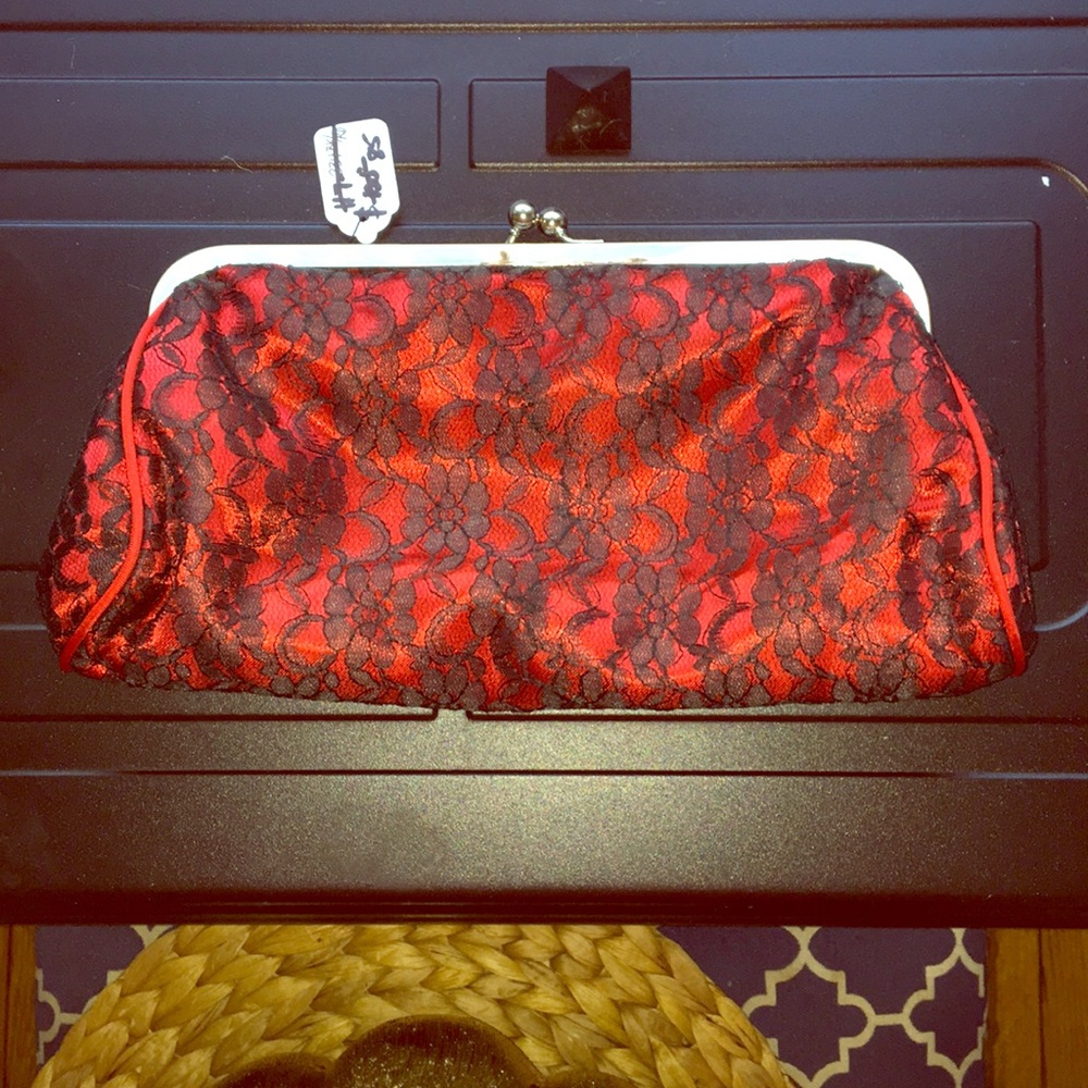 Vintage 1950’s Lace Clutch 🖤💋💄